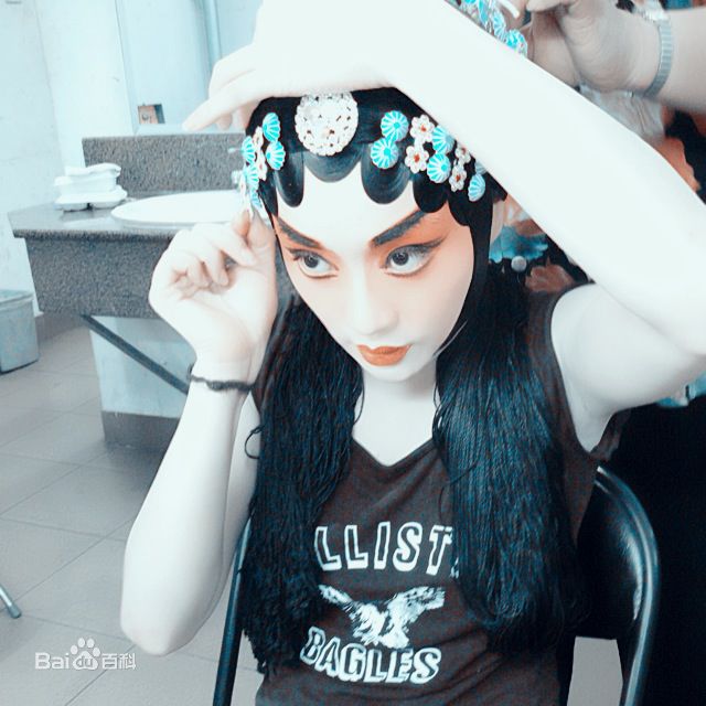 马莉(lilyma)影视作品前后照片