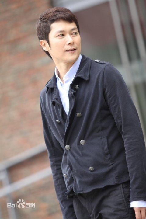 最新王灿(RoyceWong)性感图片