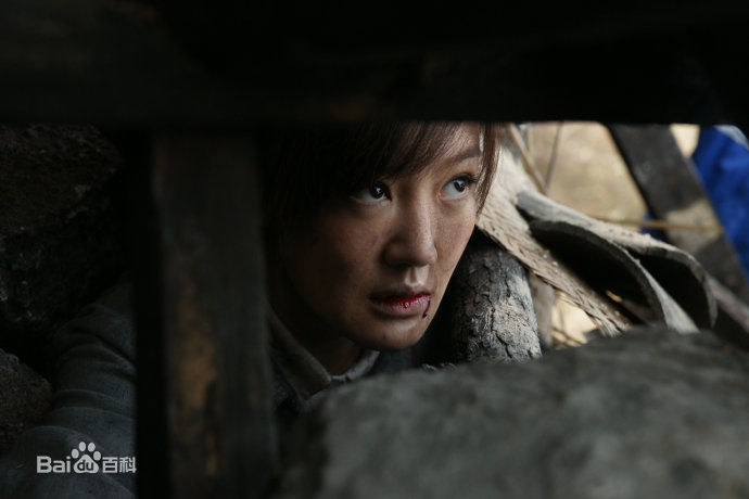 薛佳凝(Xue Jia' ning)2010年《带弹孔的勋章》最新剧照