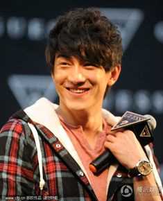 林更新(Kenny Lin)活动相关性感图片壁纸