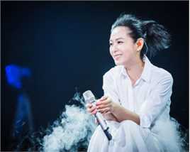 刘若英(Rene Liu)我敢演唱会现场图性感图片图集