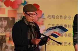 李立群公益活动素颜照相册