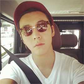 陈伟霆(William Chan)生活照壁纸壁纸