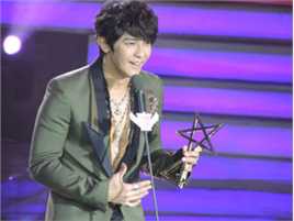 汪东城(Jiro Wang)获奖图片前后照片