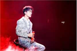 易烊千玺(Jackson)逢凉野性十七岁生日会素颜照相册