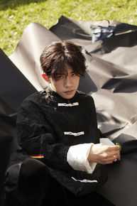 最新易烊千玺(Jackson)在《人物》中的图集