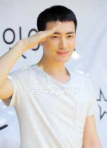 李浚赫(Lee Jun Hyuk、イ ジュンヒョク)部队图册