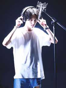 赵天宇舞台照性感图片壁纸