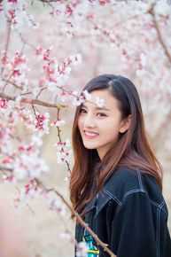 最新宋祖儿(lareina)在《天天向上》中的图集