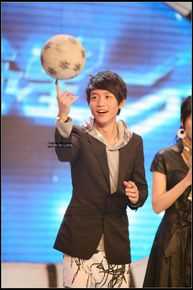 魏晨(Vision Wei)在一呼百应活动中前后照片