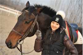 景甜(Jing Tian)学骑马图片图集