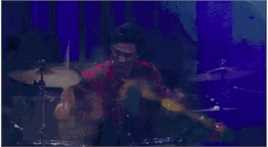 李鸿其打鼓动图