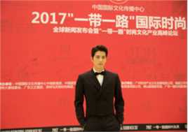 陈学冬(Cheney Chen)担任大使前后照片