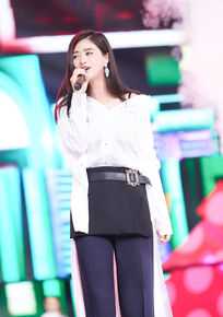 精选蒋欣(Rulu)在《欢乐颂2》开播盛典中的图册