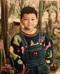 张晓谦童年照