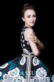 《赵恺依》封面图片