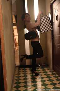 最优质官恩娜(Ella Koon)在《有房出租》相关图片中的