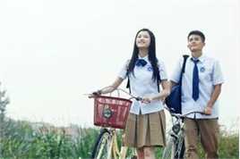 张慧雯(Zhang Huiwen)在《在世界中心呼唤爱》饰演夏叶中的