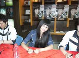 曹颖(Cao Ying)2008.4.26西安签售会图片图集