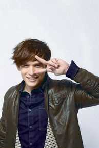 倪安东(Anthony Neely)精选《ELLE》国际中文版杂志十二月号图册