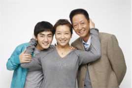 最全洪连城在《人到四十》中的壁纸