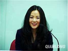 咏梅积极参与公益慈善事业素颜照相册