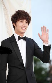 丁一宇(JungilWoo)参加百想艺术大赏图片图集