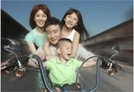 卢芳(LuFang)及其家人图片图册