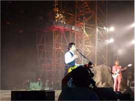 伍佰(Wu Bai)2009年上海太空弹演唱性感图片壁纸