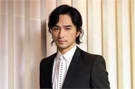 张晓晨(Edward Zhang)颁奖仪式照前后照片