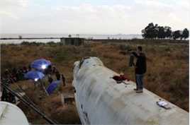 阿年工作照壁纸壁纸