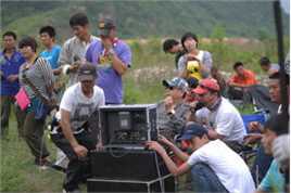 车径行在导演电影《国宝疑云》工作照中的