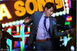 郑智薰(英文名:Rain 韩文名：  罗马拼音：Jung Ji Hoon)快乐大本营 2014-03-08素颜照相册