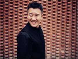 侯岩松照片壁纸壁纸