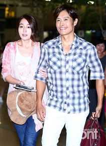 李秉宪(，Lee Byunghun)李珉廷机场照素颜照相册