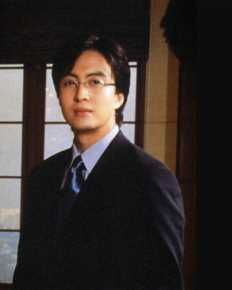 最新裴勇浚(Bae Yong Joon，)在《情定大饭店》图片中的图集