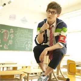 谭佑铭(Jackie Tam、Jaki)最新专辑《赖校生》图集