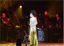 吕珊(Rosanne Lui)超级吕声2010 演唱会图片图册