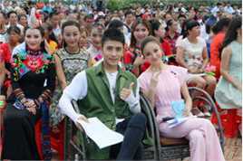 高清扎西顿珠在《寻找刘三姐》中的图集