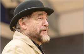 布莱恩·考克斯(Brian Cox)个人写照生活照相册
