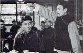 关德兴被石坚用水杯淋头图片图集