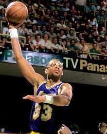 卡里姆·阿布杜尔-贾巴尔(Kareem Abdul-Jabbar)前后照片