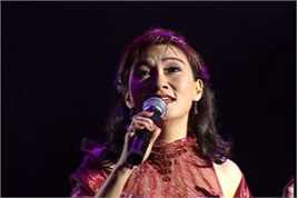 森森(Sylvia Lai)金曲满天星演唱会前后照片