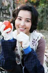 韩惠珍(Han Hye Jin)《泰勒瓦》最新剧照