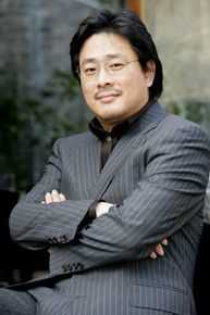 朴赞郁(Park Chan-wook、)前后照片