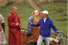 王兵导演工作照前后照片