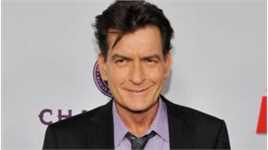 查理·辛(Charlie Sheen)前后照片