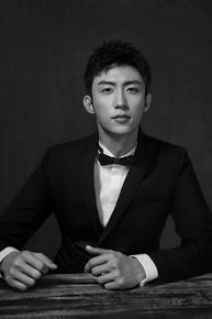 黄景瑜(Johnny)Dior迪奥 香氛世家大使素颜照壁纸