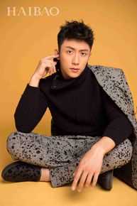 黄景瑜(Johnny)《最新海报时尚网》壁纸