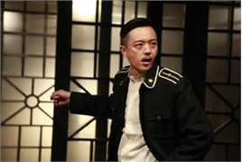 最新王伟源（曾用名：王伟男）在王伟源在《大连故事》中饰演齐孝廉中的图集